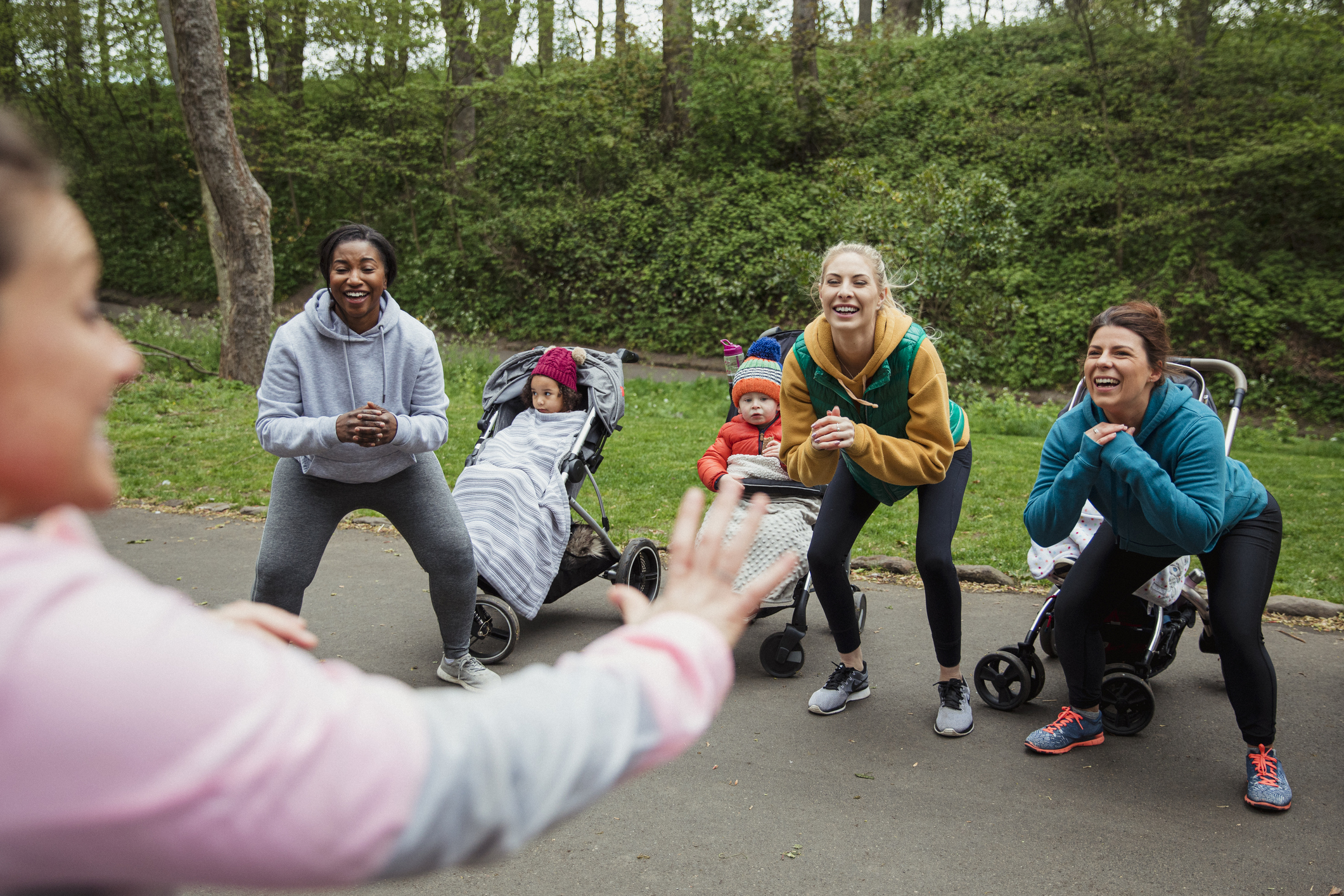 Mise en forme avec bébé au parc